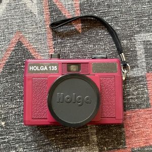 Holga 135 camera works